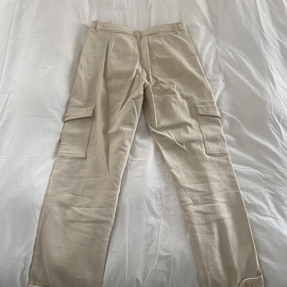 Aritzia Wilfred Free Modern Cargo Pants - Picture 4 of 5